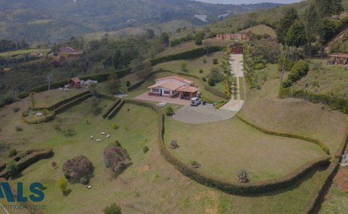 Finca in Guarne, Antioquia, Colombia 1