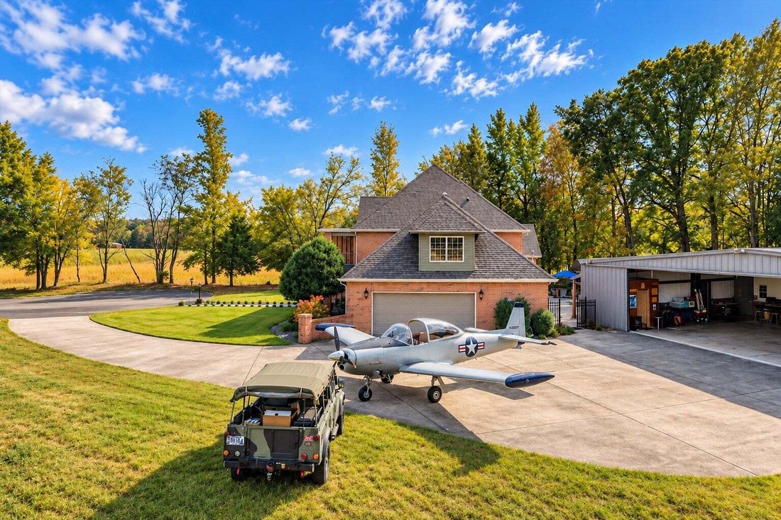 House in Tullahoma, Tennessee, United States 3 - 19066094