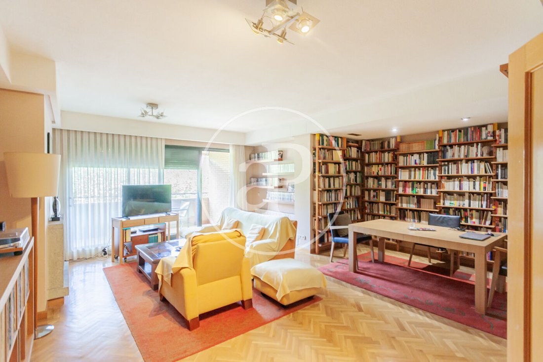 Apartamento en Somosaguas, Pozuelo de Alarcón, Comunidad de Madrid 2 - 19066773