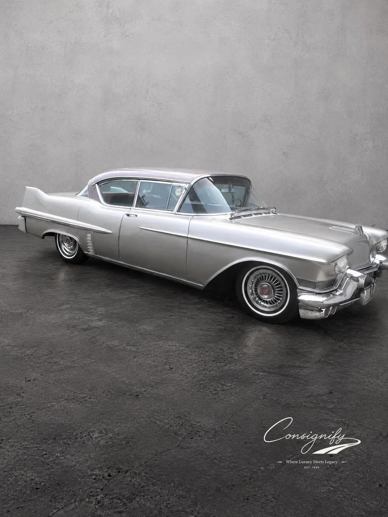 Sedan in Glendale, United States 1 - 18739235