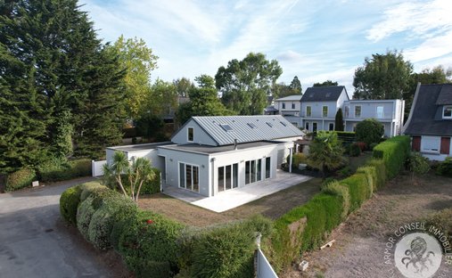House in Saint-Jacut-de-la-Mer, Brittany, France 1