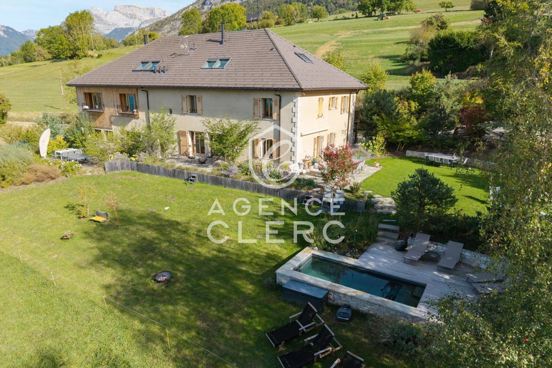 Villa a Saint-Eustache, Auvergne-Rodano-Alpi, Francia 3 - 19067323