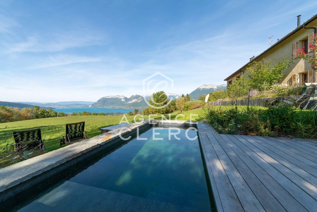 Villa a Saint-Eustache, Auvergne-Rodano-Alpi, Francia 1 - 19067323