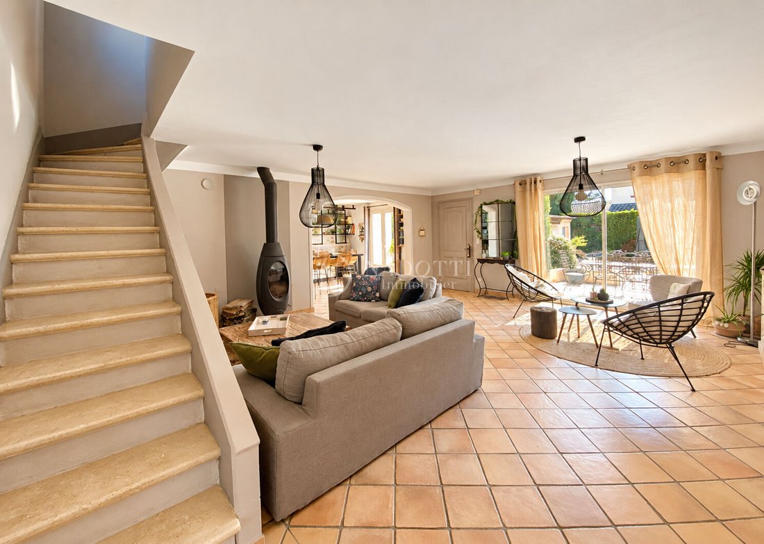 Casa a Cheval-Blanc, Provenza-Alpi-Costa Azzurra, Francia 4 - 17632375