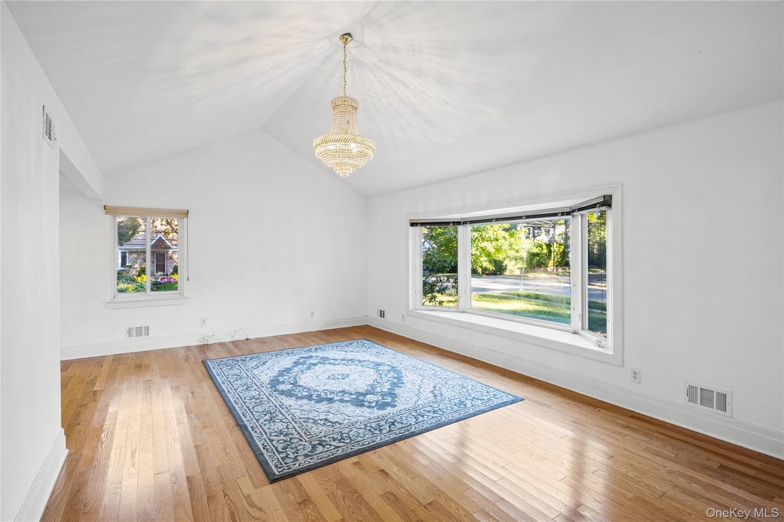 House in Great Neck, New York, United States 4 - 19066269