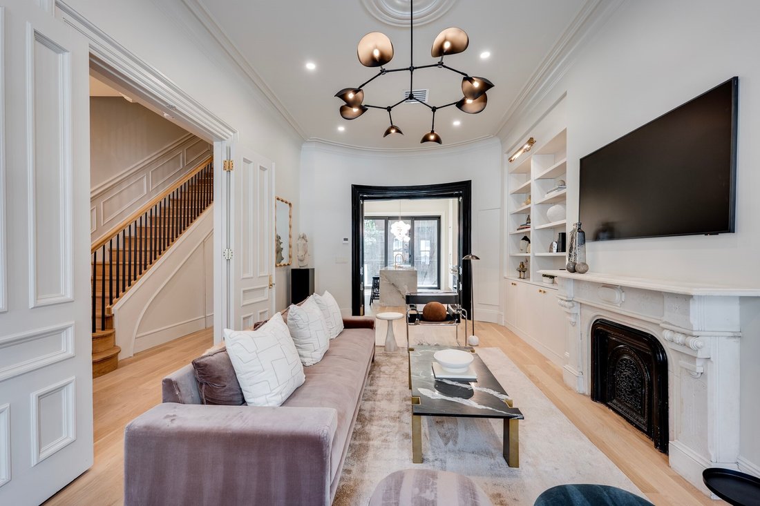 Condo in Boston, Massachusetts, United States 1 - 19067806