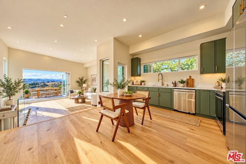 House in Los Angeles, California, United States 4 - 18779424
