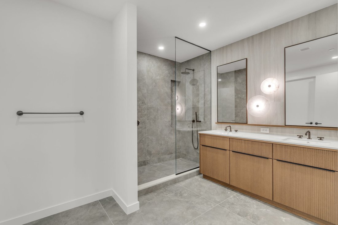 Condo in Miami, Florida, United States 5 - 19067378