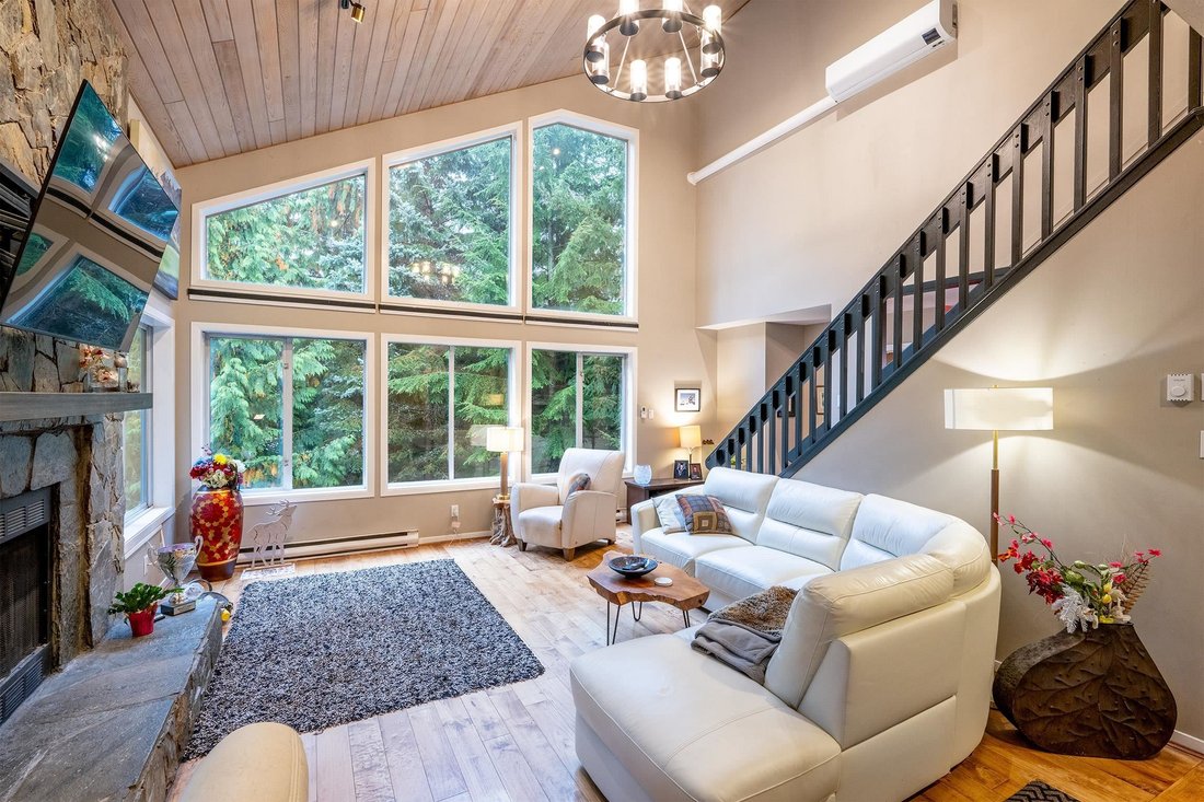 House in Whistler, British Columbia, Canada 4 - 19066973