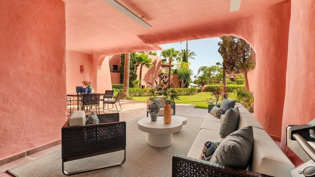 Apartment in Gualdalmansa, Estepona, Andalusia 1 - 19066560