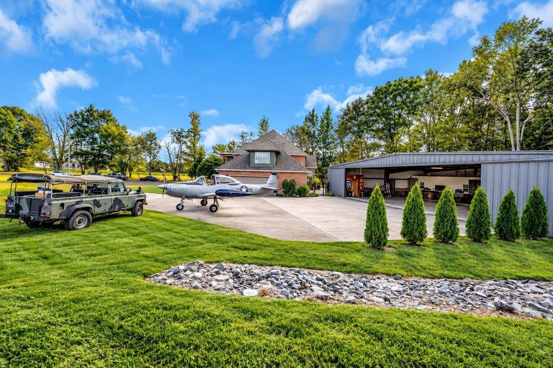 House in Tullahoma, Tennessee, United States 4 - 19066094