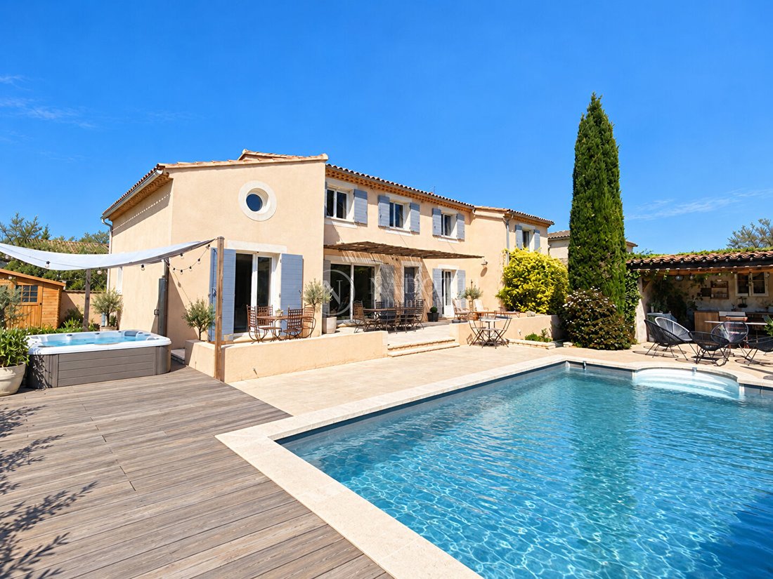 Casa a Cheval-Blanc, Provenza-Alpi-Costa Azzurra, Francia 1 - 17632375