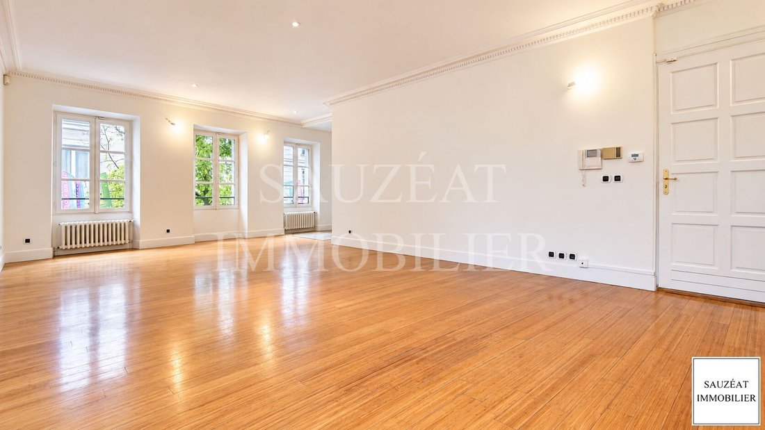 Apartment in Montrouge, Ile-de-France, France 3 - 19067101