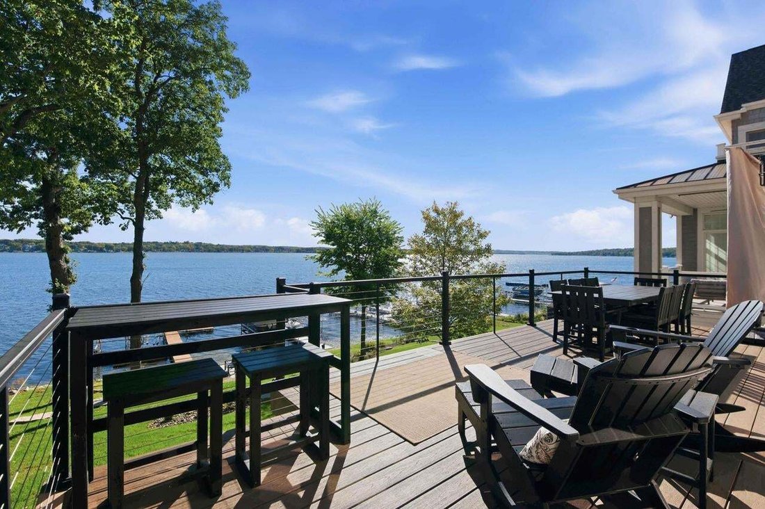 House in Pewaukee, Wisconsin, United States 3 - 19066077