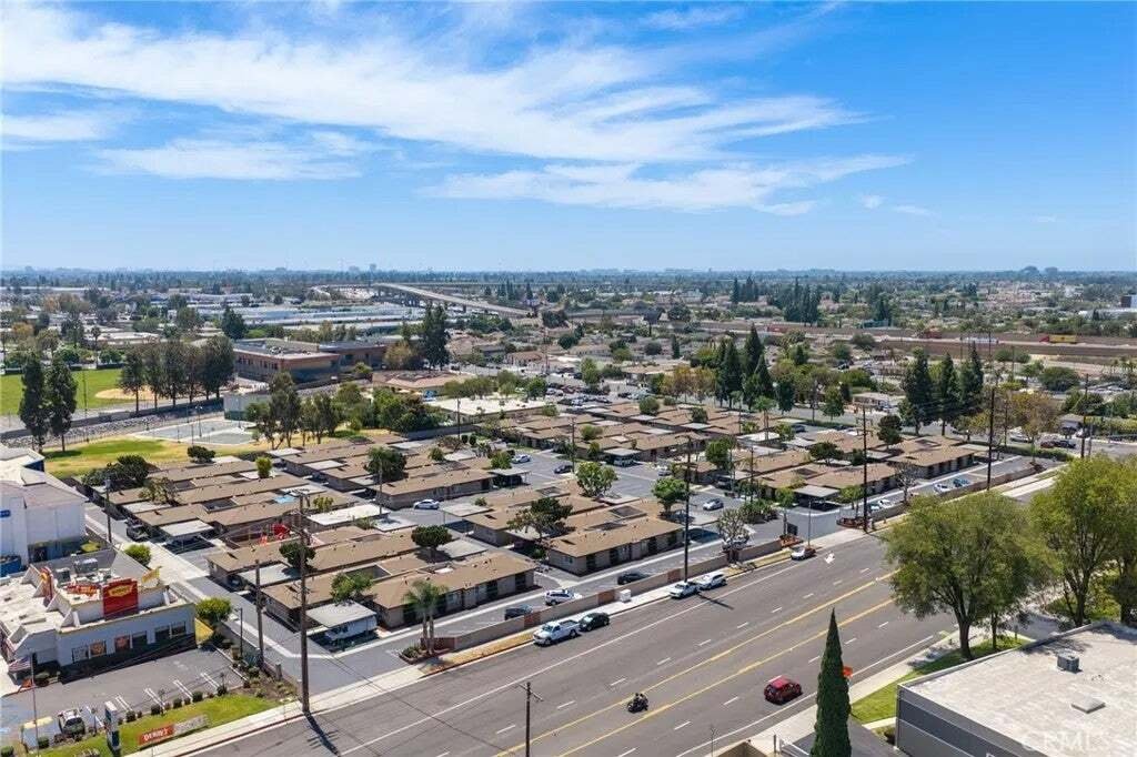 Placentia, California, United States 1 - 19066522