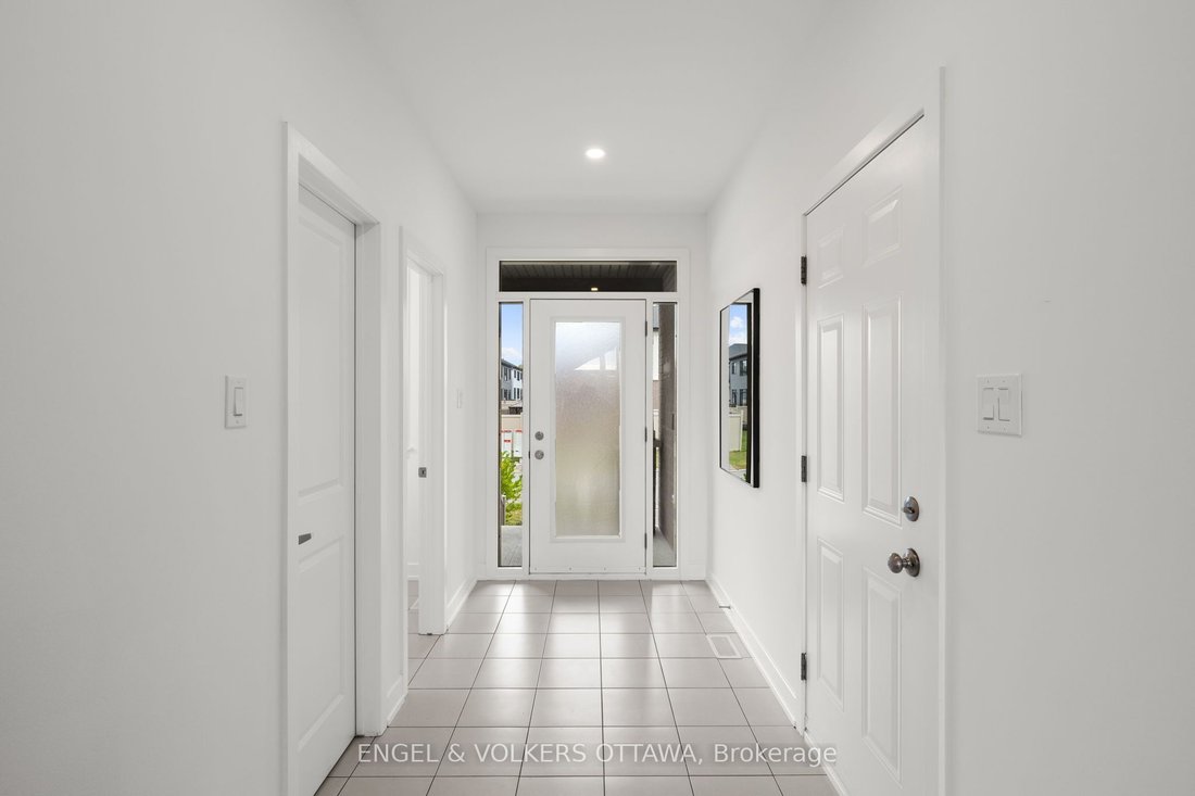 House in Ottawa, Ontario, Canada 4 - 19067016