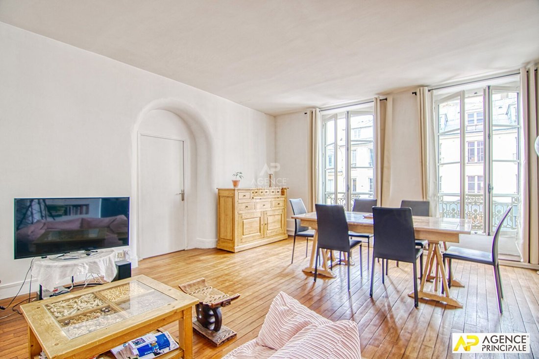 Apartment in Domaine National du Château, Versailles, France 4 - 19066996