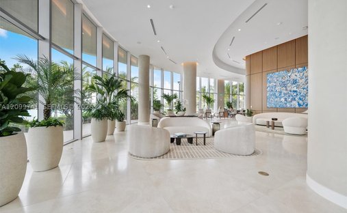 Condo in North Miami Beach, Florida, United States 1