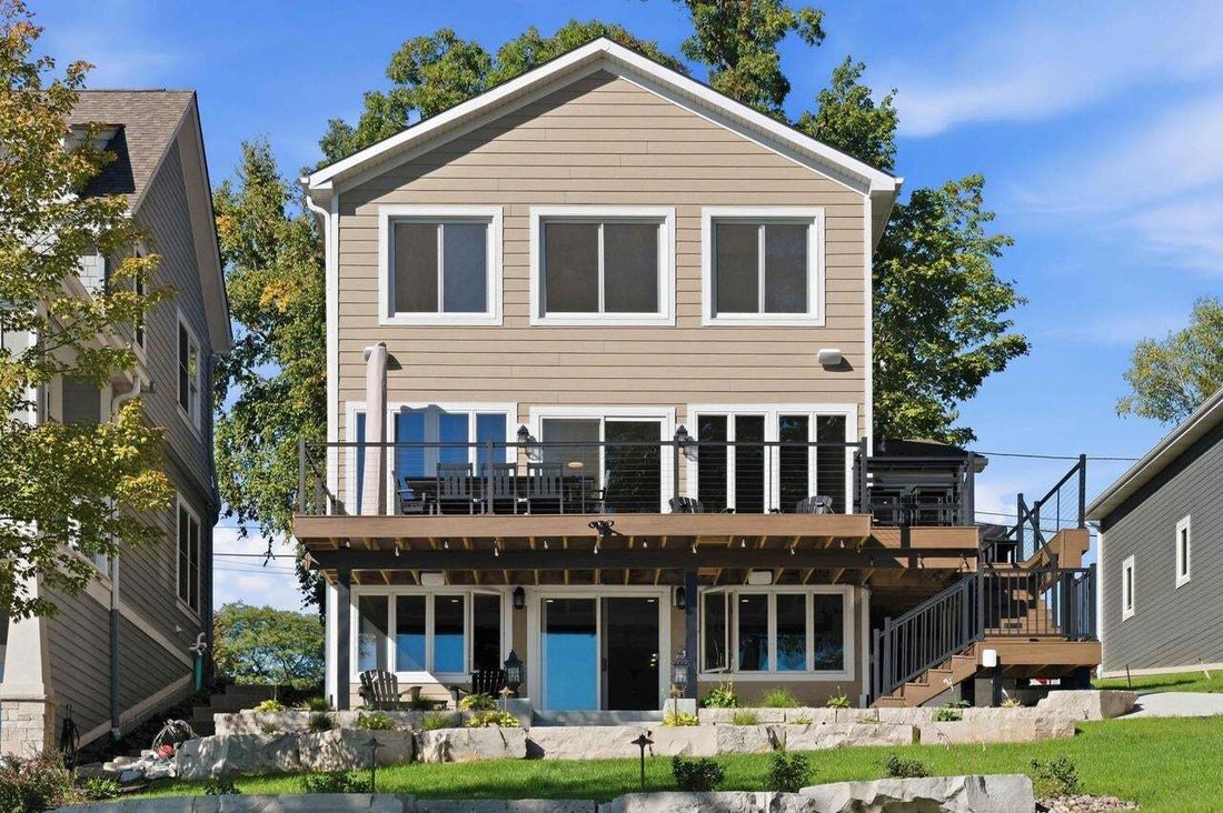 House in Pewaukee, Wisconsin, United States 1 - 19066077