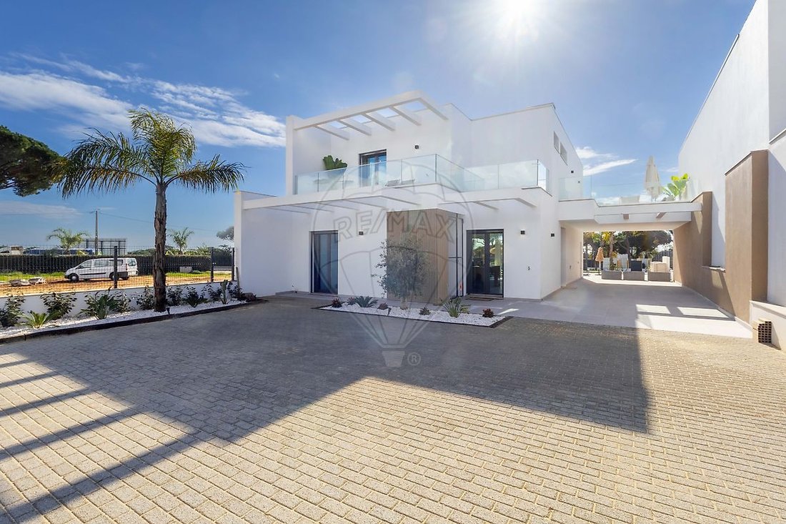 Villa in Quarteira, Algarve, Portugal 2 - 15141286