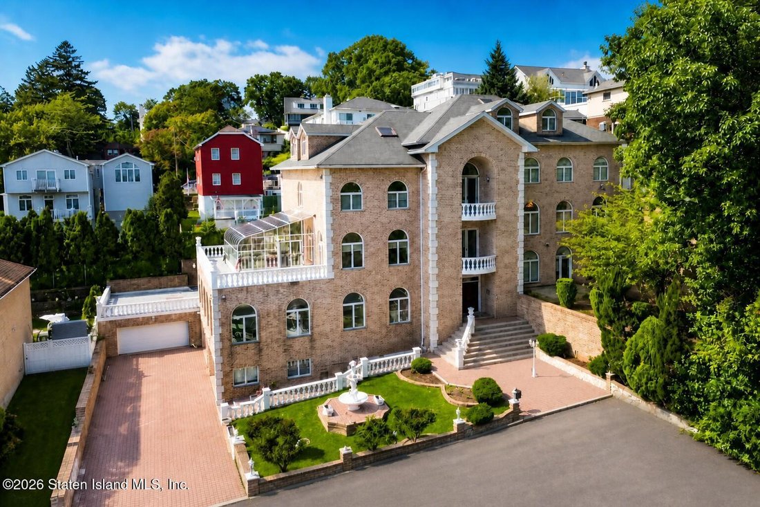 House in New York, New York, United States 2 - 19065943