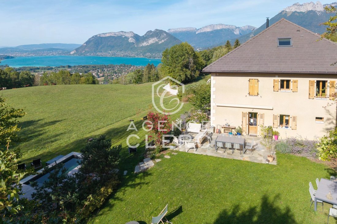 Villa a Saint-Eustache, Auvergne-Rodano-Alpi, Francia 2 - 19067323