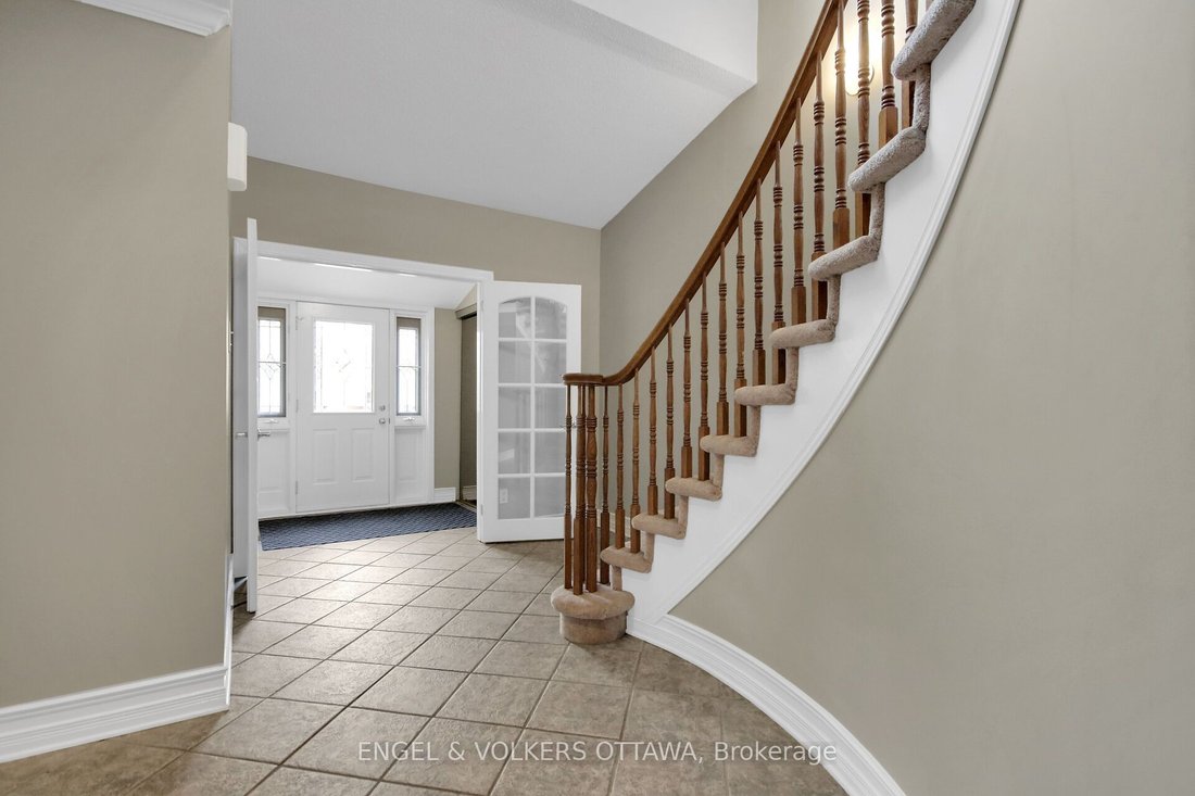 House in Ottawa, Ontario, Canada 5 - 19067027