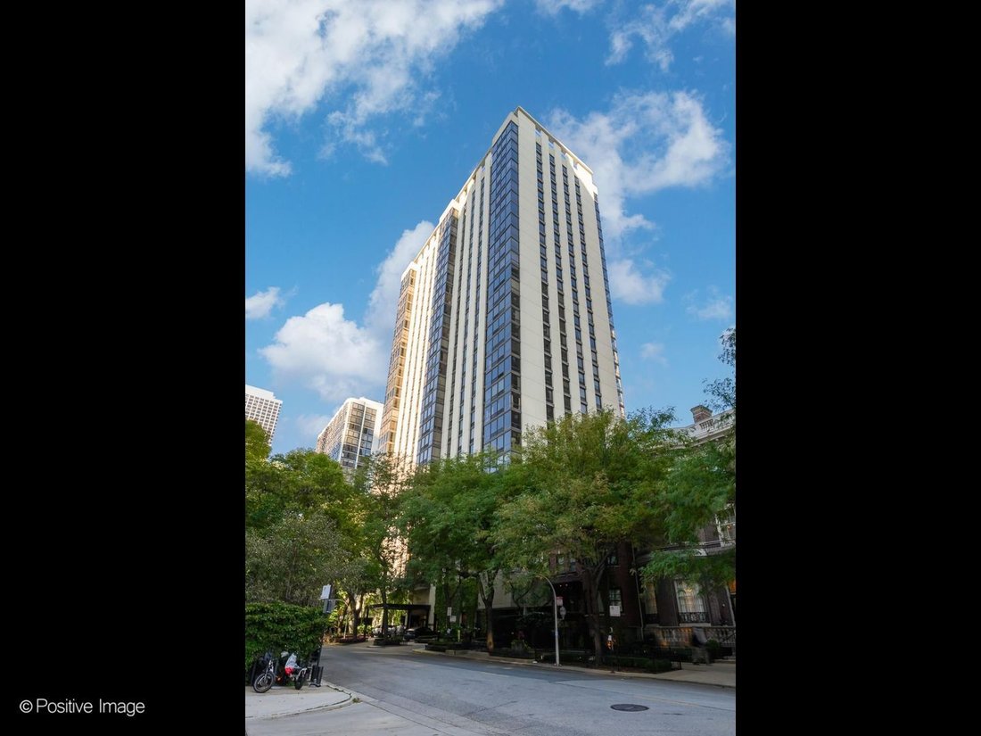 Condo in Chicago, Illinois, United States 1 - 19067257