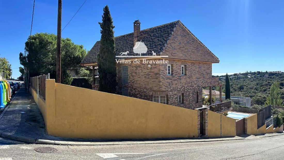 Chalet a Torrelodones, Madrid, Spagna 1 - 19066679