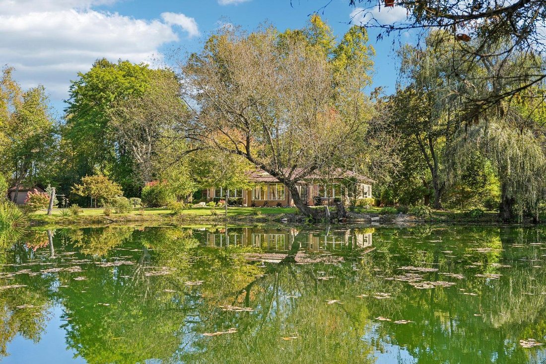 House in Sullivan, Wisconsin, United States 2 - 19066075