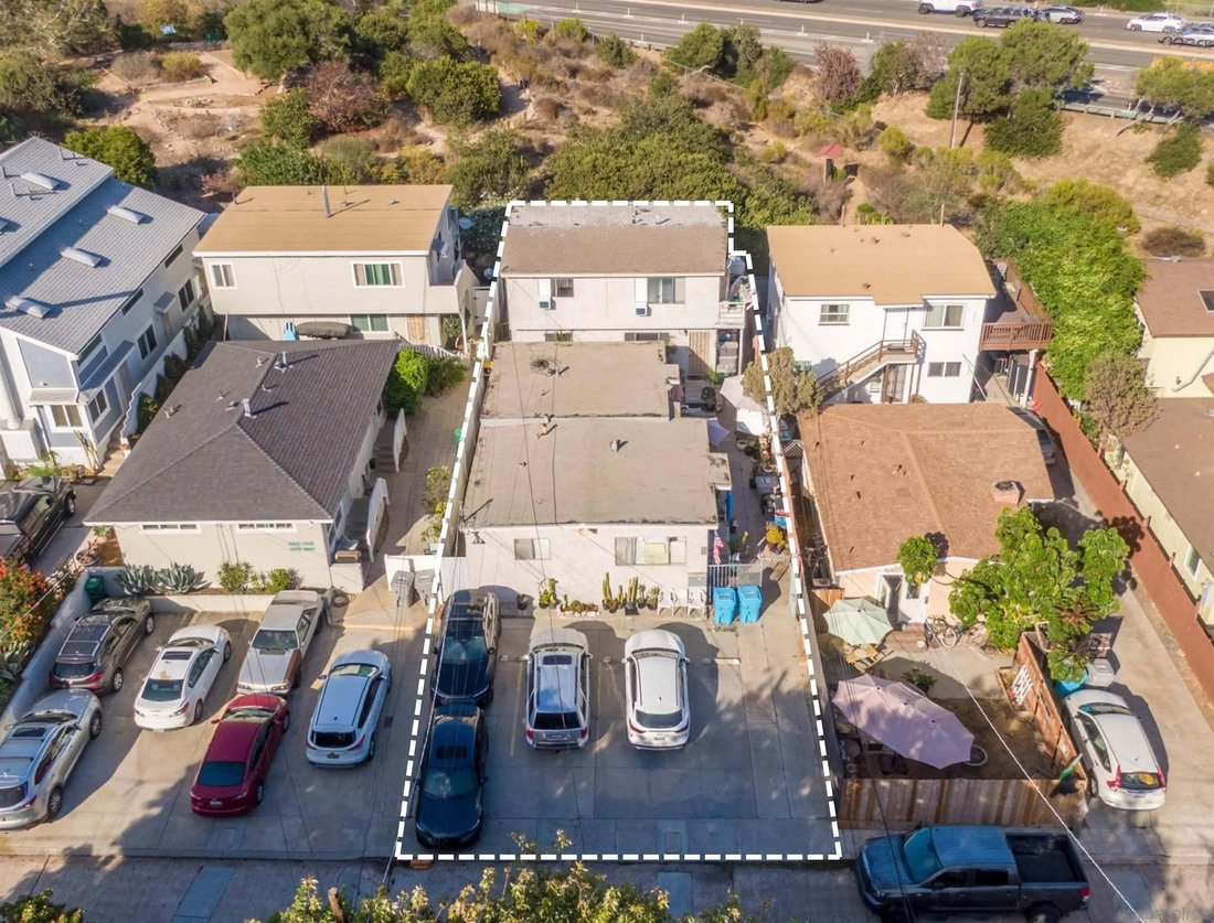 San Diego, California, United States 1 - 19066539