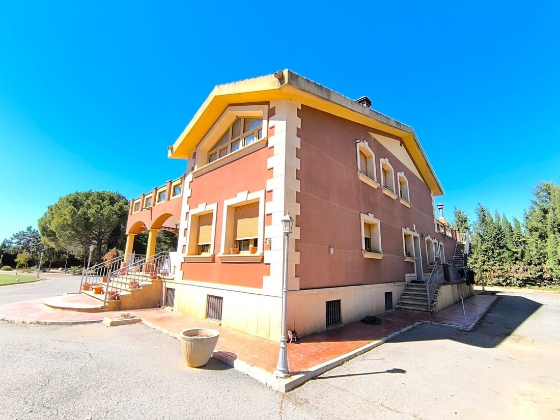 Villa in Yecla, Región de Murcia, Spain 2 - 19067216