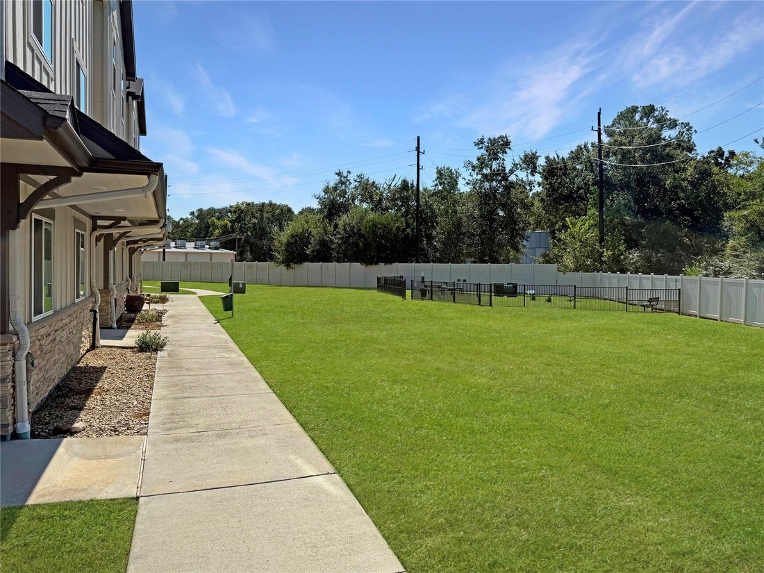 Houston, Texas, United States 3 - 19066627