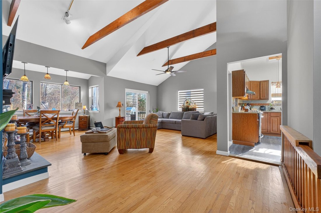 Casa a LaGrange, New York, Stati Uniti 4 - 19066834