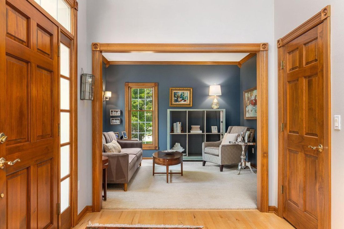 House in Brookfield, Wisconsin, United States 3 - 19066073