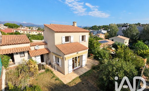 Maison à Val Fleuri-Montaleigne, Cagnes-sur-Mer, France 1