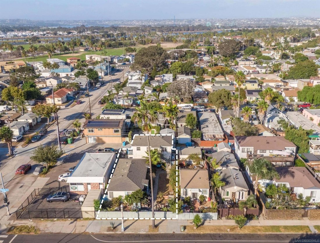 San Diego, California, United States 2 - 19066534