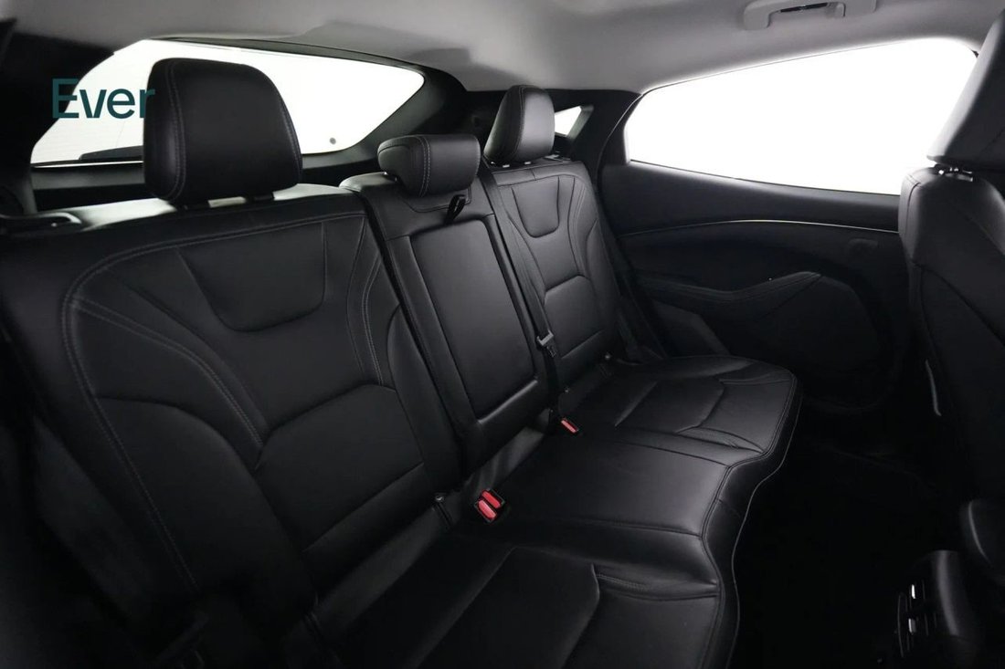 Suv in San Francisco, CA, United States 5 - 18032229