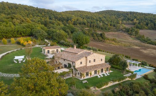 Maisons de campagne à Sarteano, Toscane, Italie 1