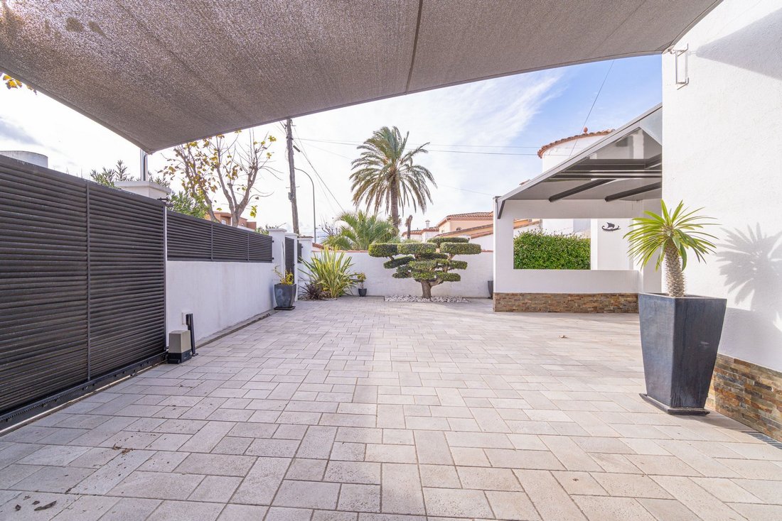 Villa in Empuriabrava, Katalonien, Spanien 5 - 19067147