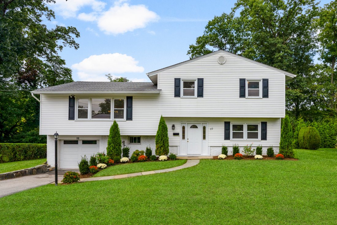 House in Yonkers, New York, United States 1 - 19068096