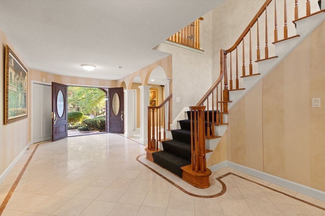 House in Sharon, Massachusetts, United States 4 - 19068117