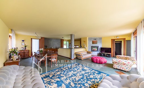 Villa in Bregnano, Lombardy, Italy 1