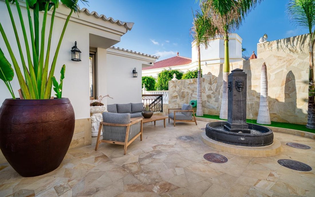 Villa in Costa Adeje, Adeje, Canary Islands 4 - 19068247