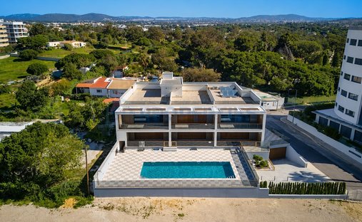 Apartamento en Quarteira, Algarve, Portugal 1