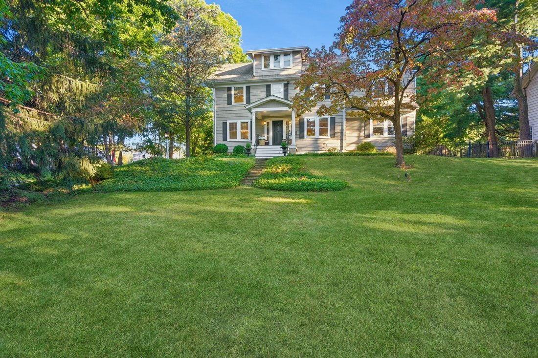 Casa a Caldwell, New Jersey, Stati Uniti 1 - 19068199