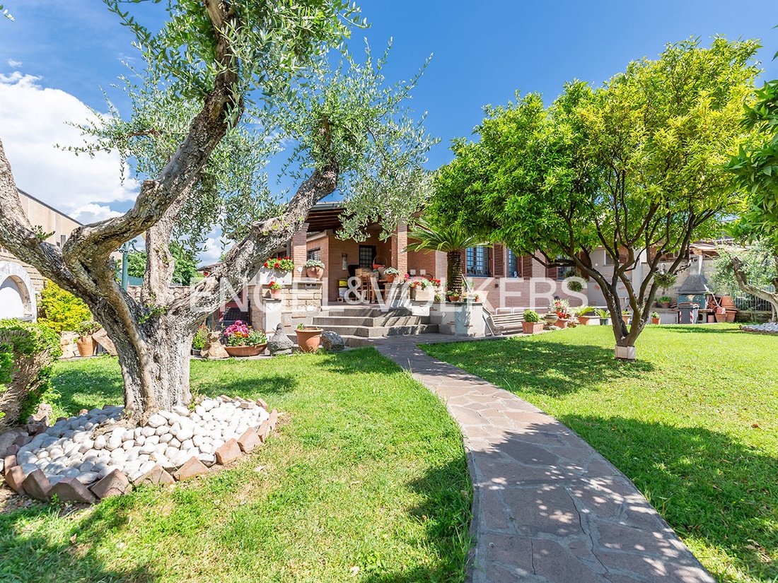 Andere in Torre Maura, Rom, Italien 2 - 19072223
