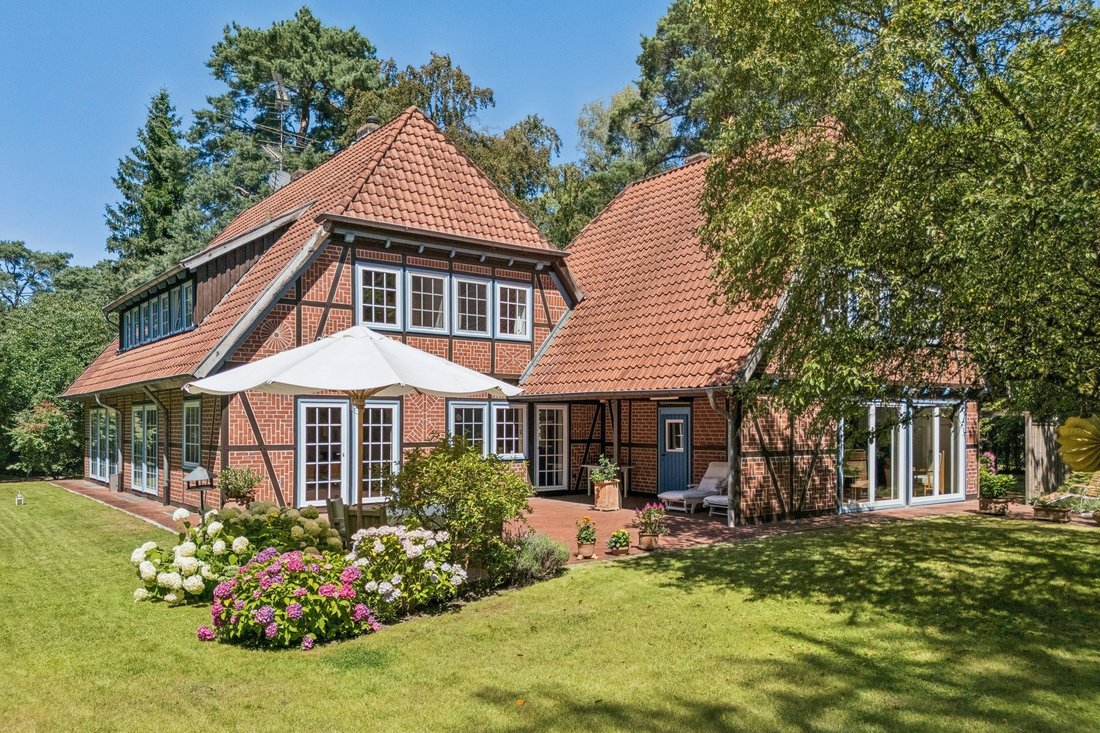 Wedemark, Lower Saxony, Germany 1 - 19069141