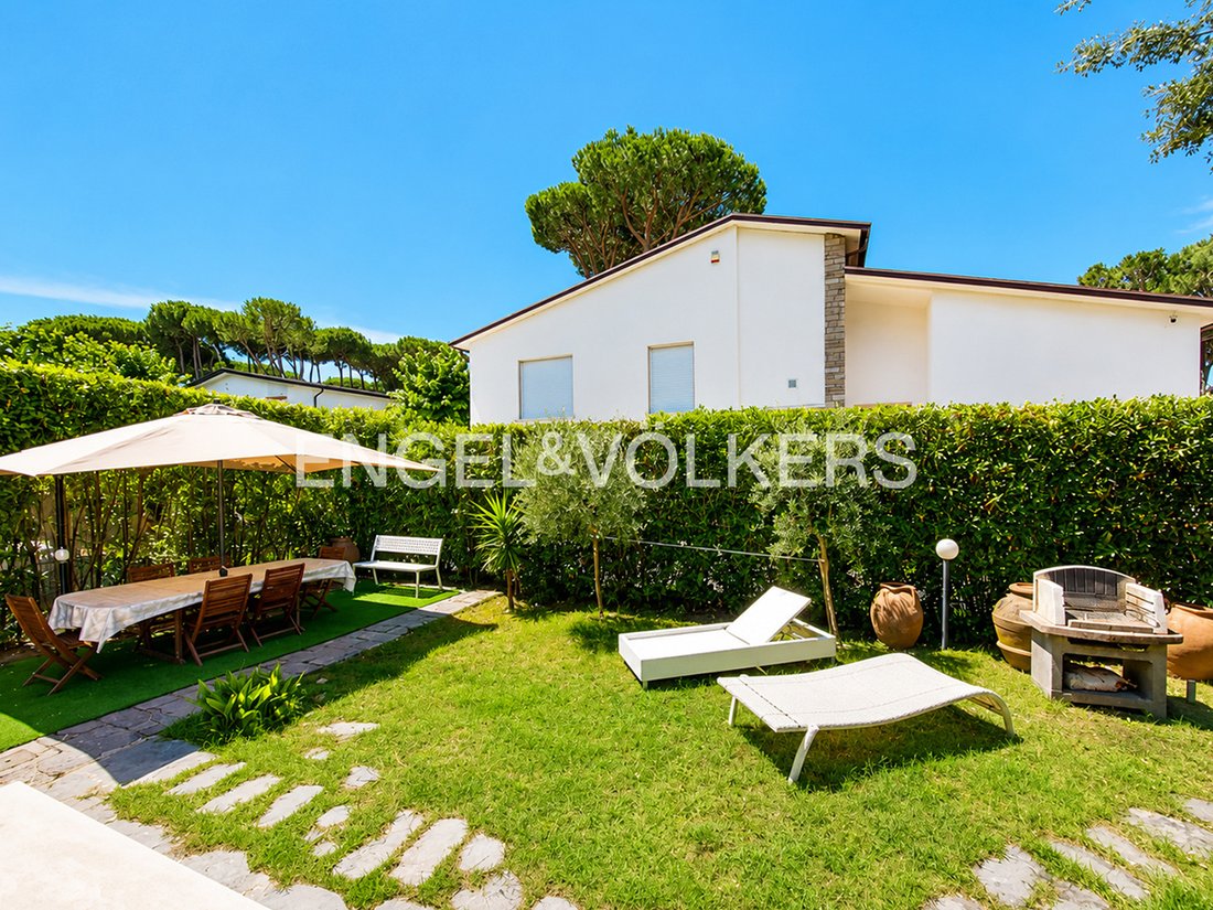Villa in Lido di Camaiore, Camaiore, Tuscany 3 - 19070538