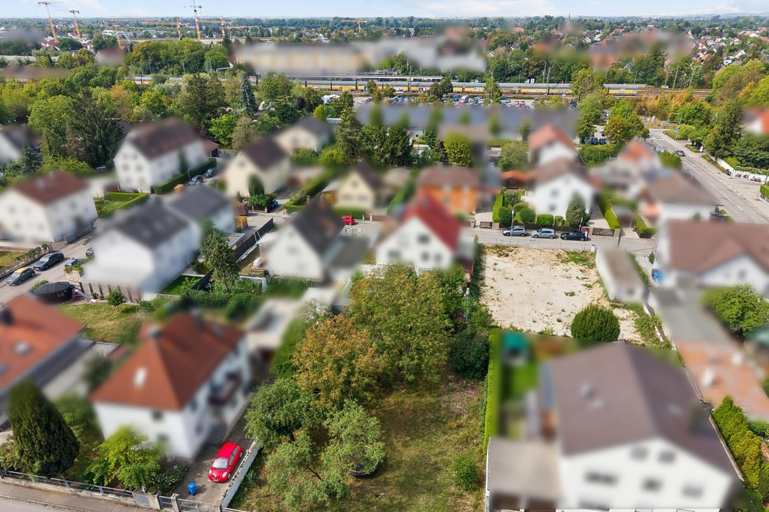 Land in Munich, Bavaria, Germany 4 - 19071626